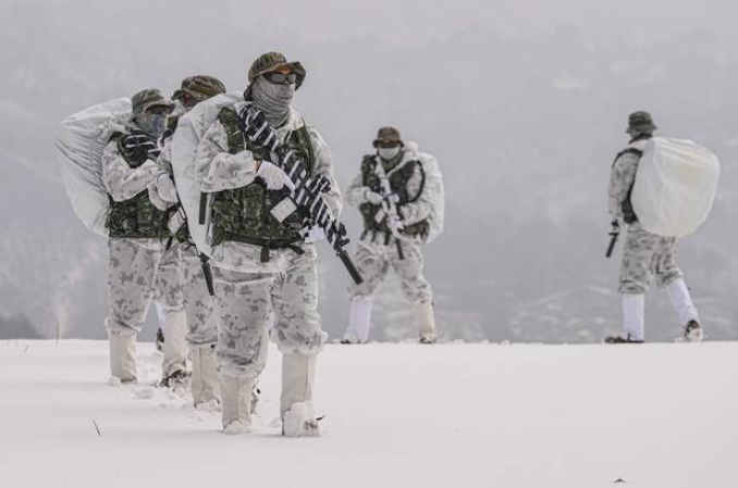 [르포] 선택받은 해병대 최정예 1%…영하 20도·눈 덮인 산악 “한계란 없다” [이현호의 밀리터리!톡]

nuriapp.com/nuri/cafe/boar…