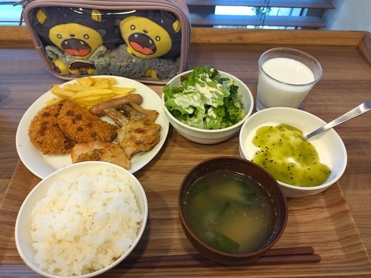 あんぐり、この後変則的に動くだろうから朝飯はちゃんと食べような🍚