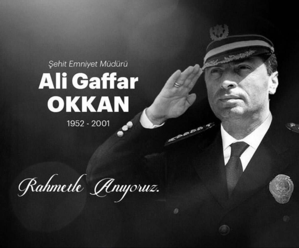 "Makam peşinde değilim, yapacak bir şey bulamazsam babamın fırınına gider ekmek satarım." 

Sevgi, saygı, rahmetle anıyoruz 🙏

Ali Gaffar Okkan
Diyarbakır Emniyet Müdürü

#GaffarOkkan