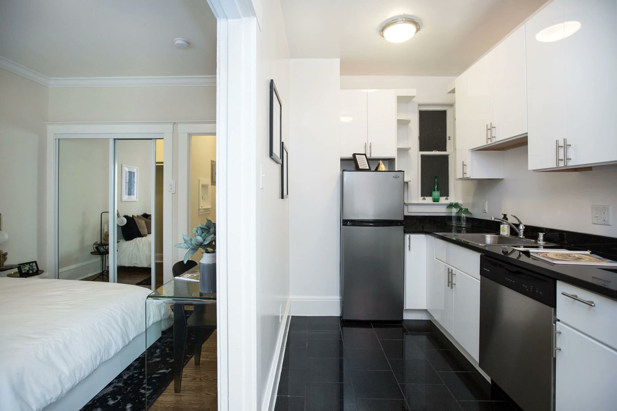 irisrents's tweet photo. New studio just dropped at 1030 Larkin.

$2,295 (401 sq ft) with:
- Rent control (!!)
- Great bathroom
- Dishwasher
- Hardwood floors + great closet space
- Pet friendly
- Gated entry

Very commute friendly: close to BART/Muni, the 38 & 27 lines, and the tech shuttle stop.

Check out the photos below, and you can request a tour at https://t.co/v8RIK8YbrH.
