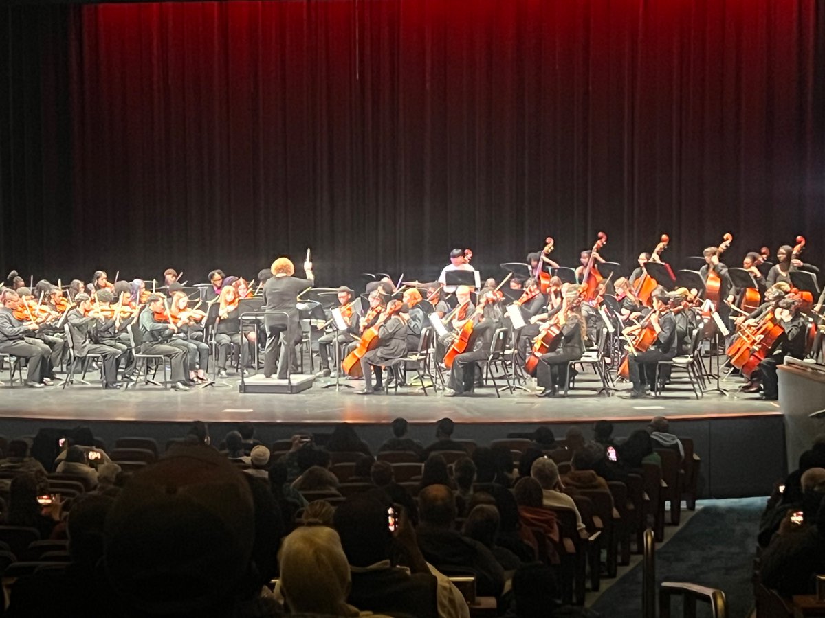 AKnox_Legacy's tweet image. What a treat to hear @RichlandTwo District Honors Orchestra in their culminating performance. I’m so excited that 8 of @WHS_Redhawks scholars were selected including a 1st chair concertmaster!! #Elite #Excellence #Empower