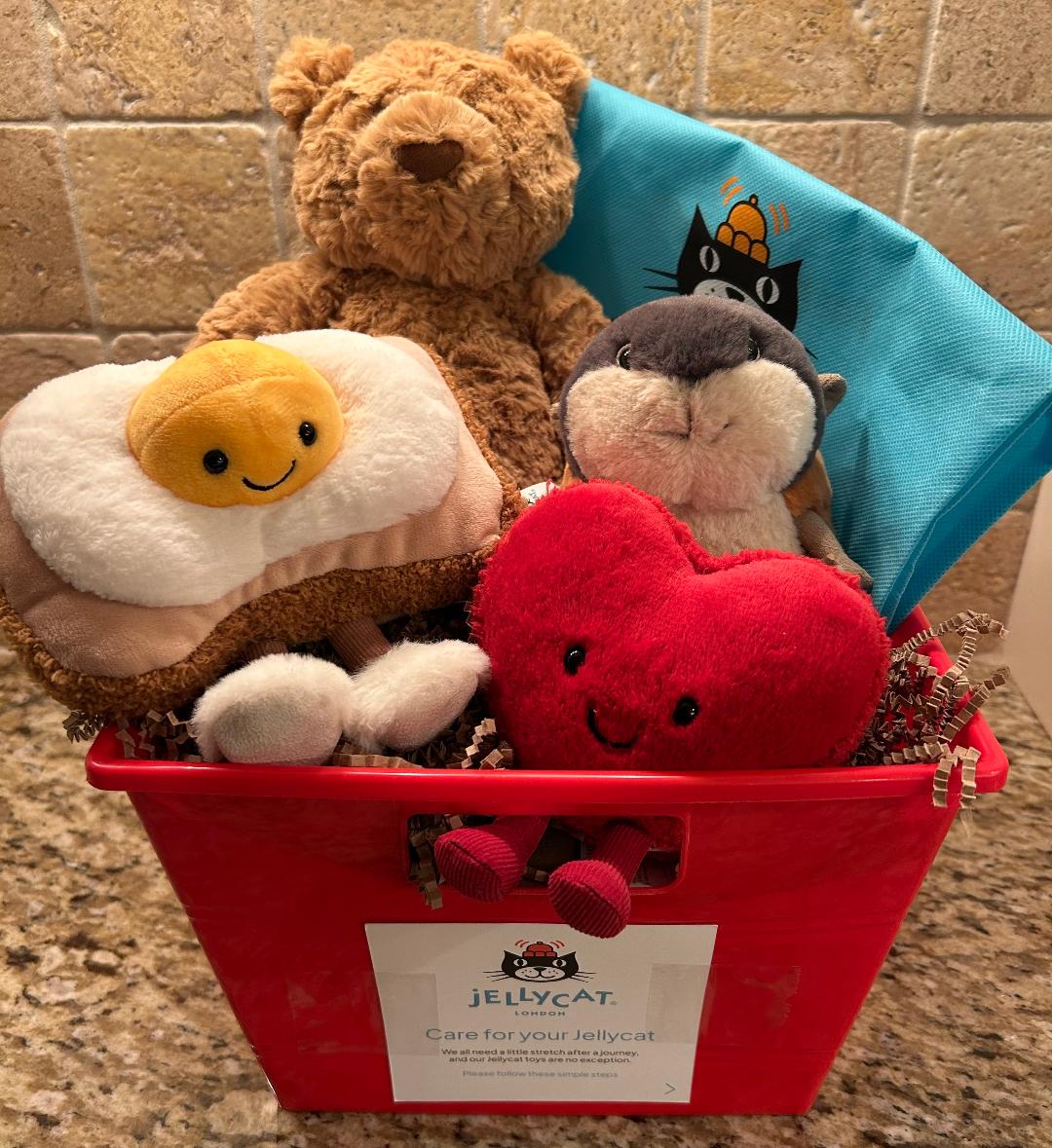 LZ95JoaniesCloset tweet media