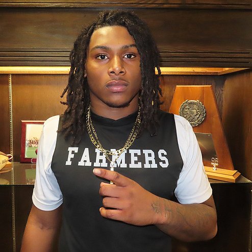 GPowersScout's tweet image. Colleges are flocking to #TheLew to evaluate a DEEP 2027 class +  prospects in '28 and '29. @LHSFball | #TXHSFB | @dctf | @malloryhartley | @modle1112 | @Coach_Olla

The roster is built to contend.

💥@TaeMayo04155 
💥@dj3_martin 
💥@Ace4Six 
💥@D_Rob_2 

texasfootball.com/article/2026/0…