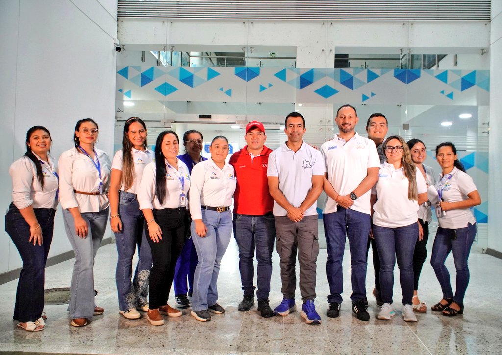 Después de recorrer las veredas de #LaVega, llegamos a su hospital, donde culminamos la construcción de una nueva torre para consulta externa y área administrativa, una obra que mejora la capacidad instalada y optimiza la atención en salud para el municipio y la región.

La