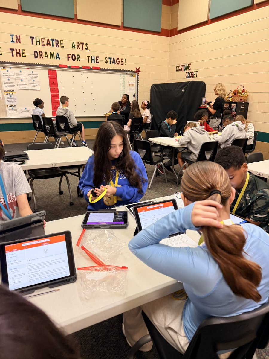 Polly Ryon Middle School tweet media