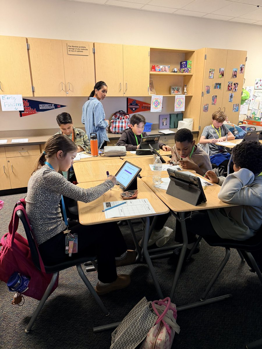 Polly Ryon Middle School tweet media