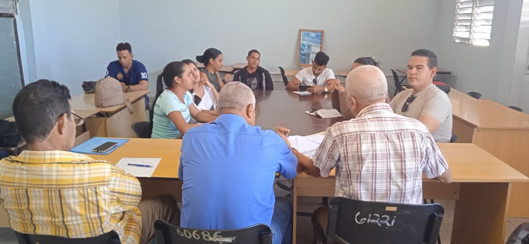 Se desarrolla el primer taller de  los trabajos de diploma en la carrera Economía.
#UniversidadDeGranma
#FCES
#Somoseconomia
#feudg