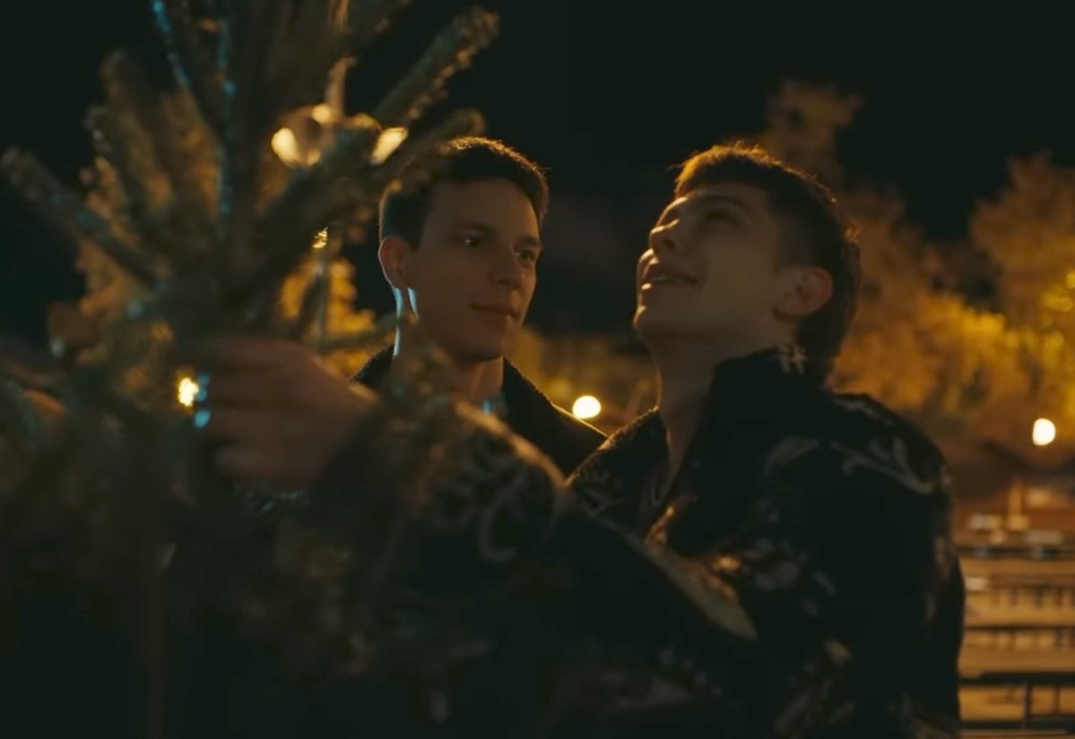 casualenjoyr's tweet image. me and the bad bitch i pulled while  in a manic episode #sramhr