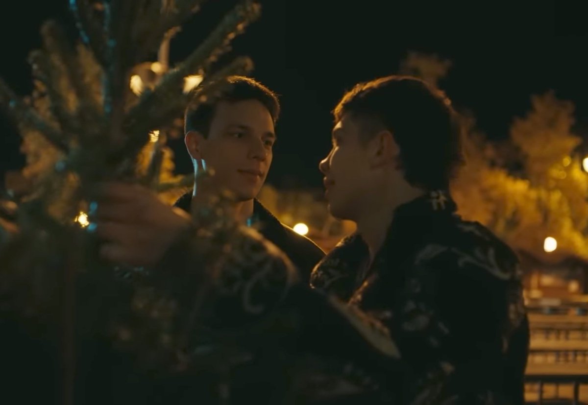 casualenjoyr's tweet image. me and the bad bitch i pulled while  in a manic episode #sramhr