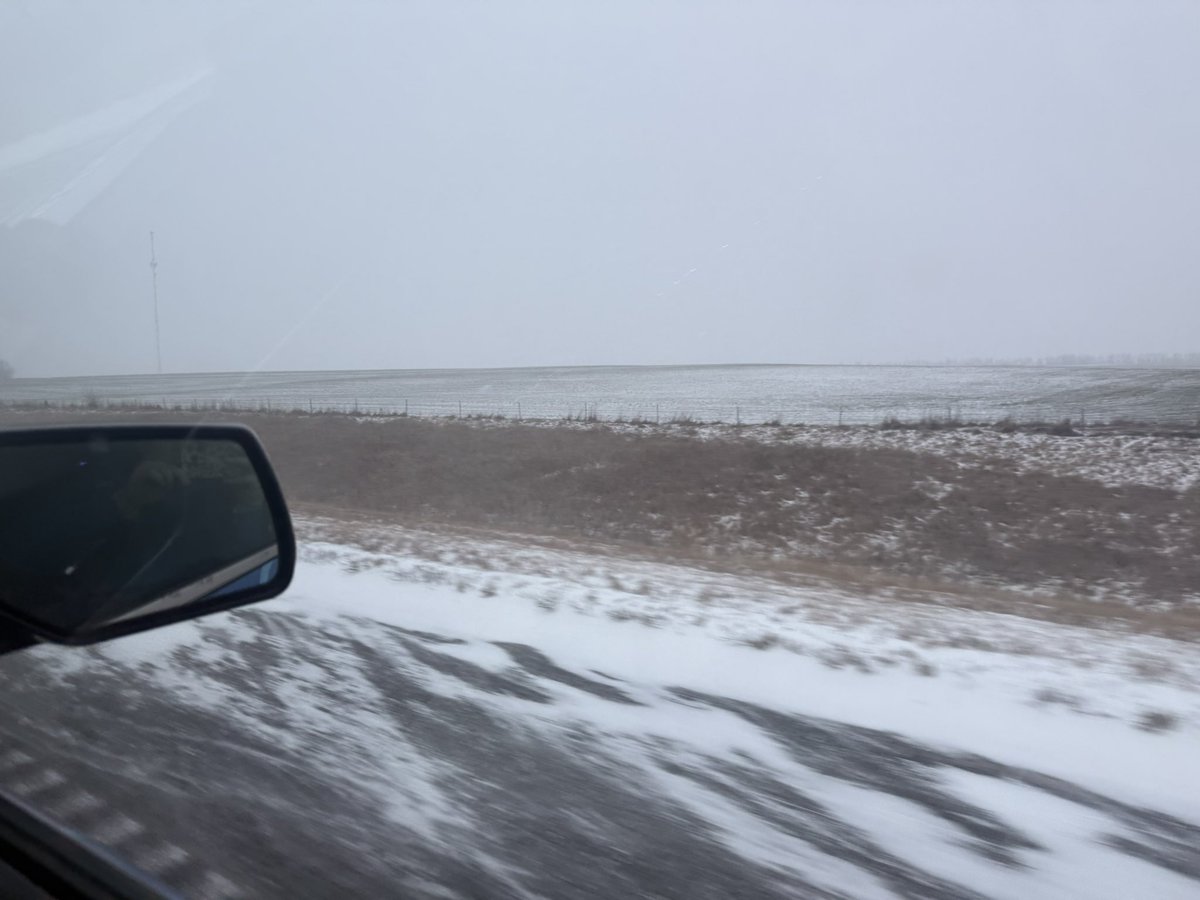 Meteorologist Lucy Doll tweet media