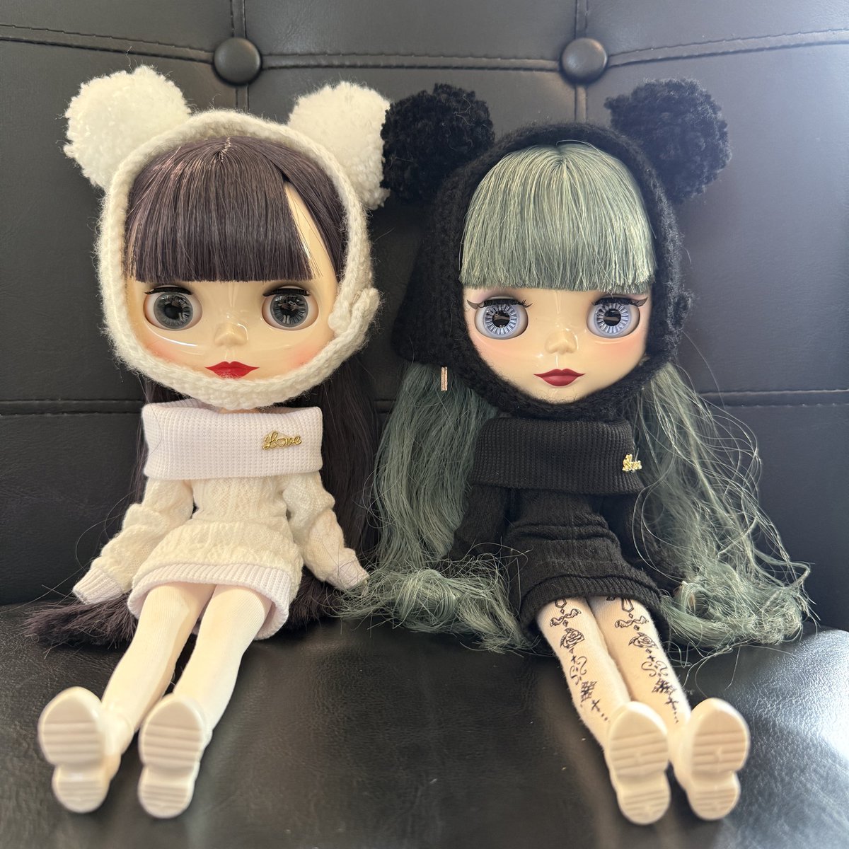lucresilla_'s tweet photo. @kagami_tsu 様のクマ耳帽子編んだ！動画を観ながら私でも簡単にできた！😭💜初めてふ双子のために作った作品第一号です。
【編み物】かぎ針編みでドールの帽子を編もう！【ブライス】 https://t.co/isKNDf07wZ @ＹｏｕＴｕｂｅより https://t.co/RI1cn1cojT
