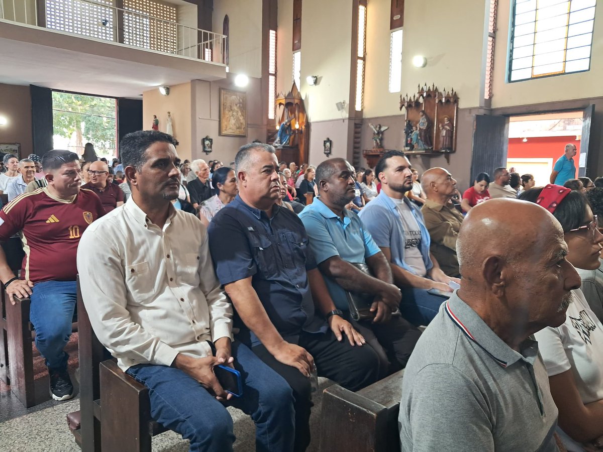 MonagasAD's tweet photo. Finalizamos la jornada junto a las organizaciones políticas de la Plataforma Unitaria en el estado Monagas y la sociedad civil, con una misa de acción de gracias con motivo de la conmemoración del 23 de enero.

#DemocraciaYLibertad23E https://t.co/OjPlVnqcRi
