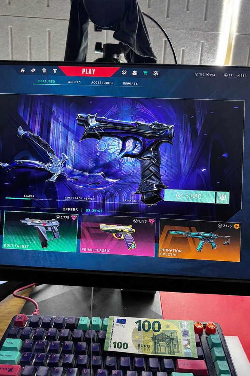 Regalando el Reaver 3.0 de Valorant a gente de twitter! twitch.tv/relyk