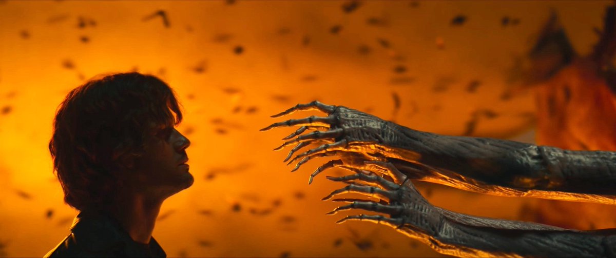 DerekBrocks's tweet photo. Some absolutely gorgeous lighting, photography, and camerawork (occasionally marred by shoddy CGI) that sadly can't make up for the vast number of narrative missteps and thematic shortcomings Christophe Gans' "Return to Silent hill" makes that end up sinking it by the end😔🤕 https://t.co/aaYg7SfvOy