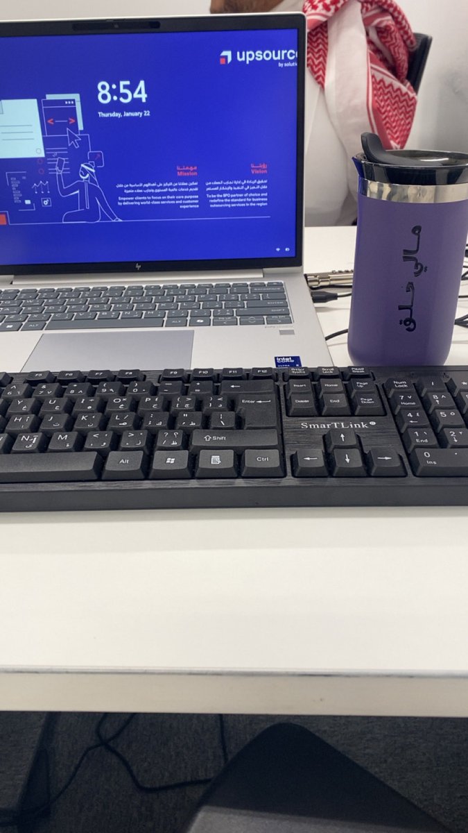 بين كل تغريدتين بحسابي تحصلون صورة بيتزا لا يرجال ماحبها