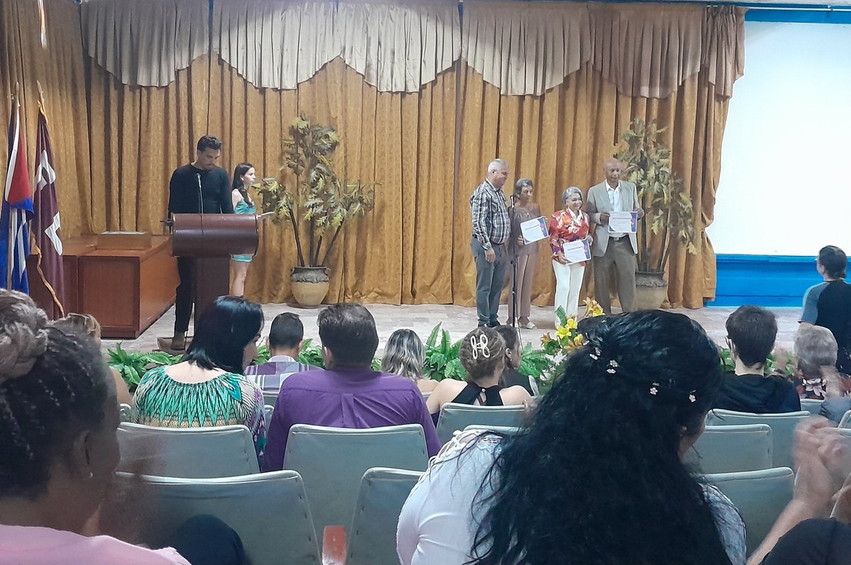 Acto por el Día de la Ciencia Cubana en Universidad de Sancti Spíritus "José Martí Pérez", espacio para reconocer a la comunidad académica   con resultados pertinentes y socialmente comprometidos.
#SanctiSpíritusEnMarcha 
#CienciaCubana 
<a href="/CitmaSancti/">Citma Sancti Spíritus</a> 
<a href="/LCitma85813/">leonel_diaz_citma</a> 
<a href="/OreillyIvis/">Ivis Perez OReilly</a>