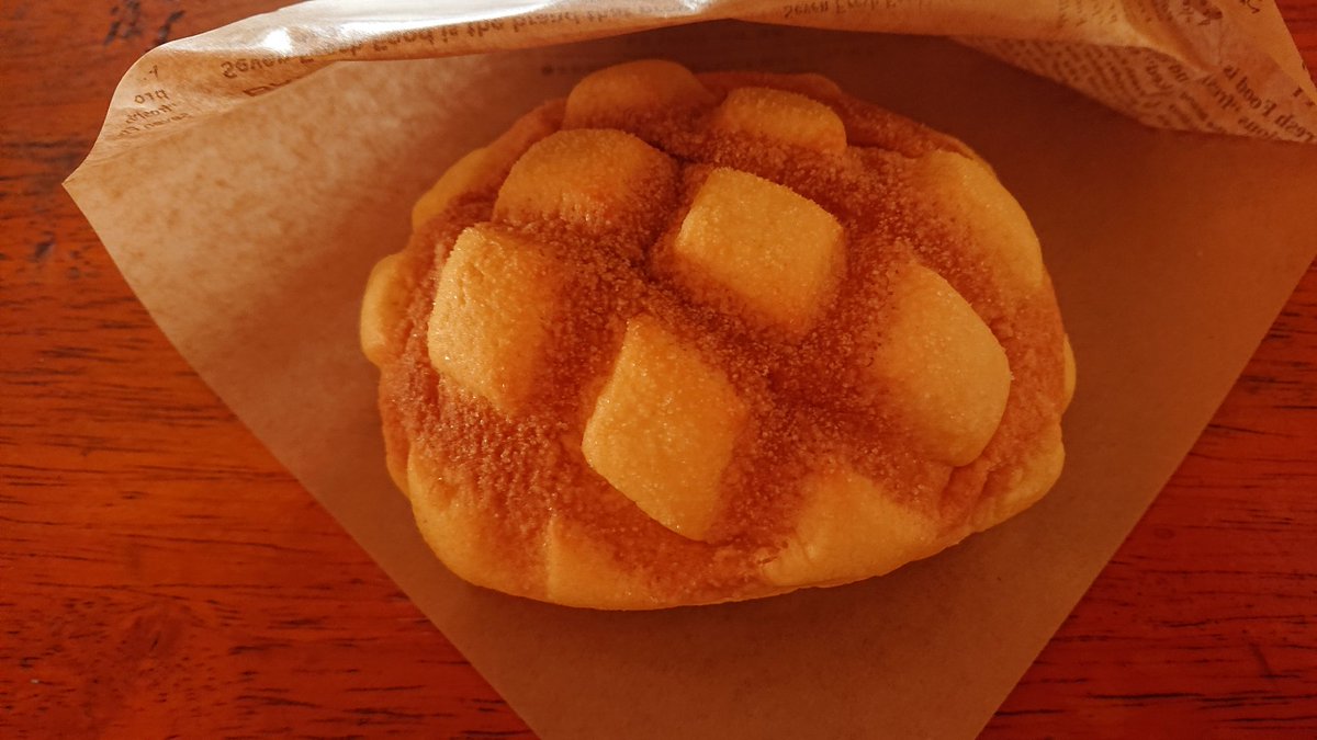 セブンの焼きたてメロンパン😋✌️