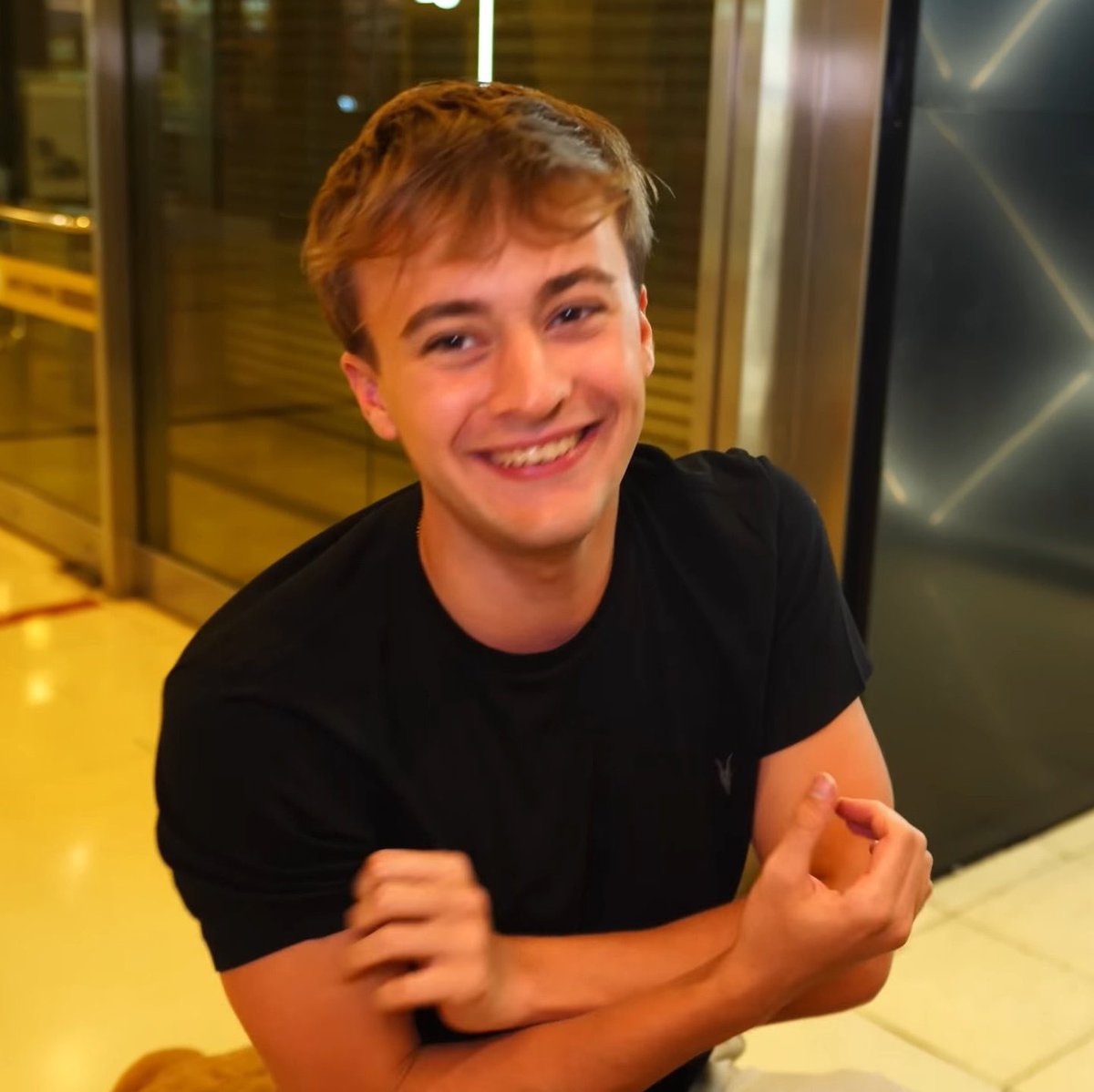 emoloverski's tweet image. mira si vas a tener tanta cara de ángel