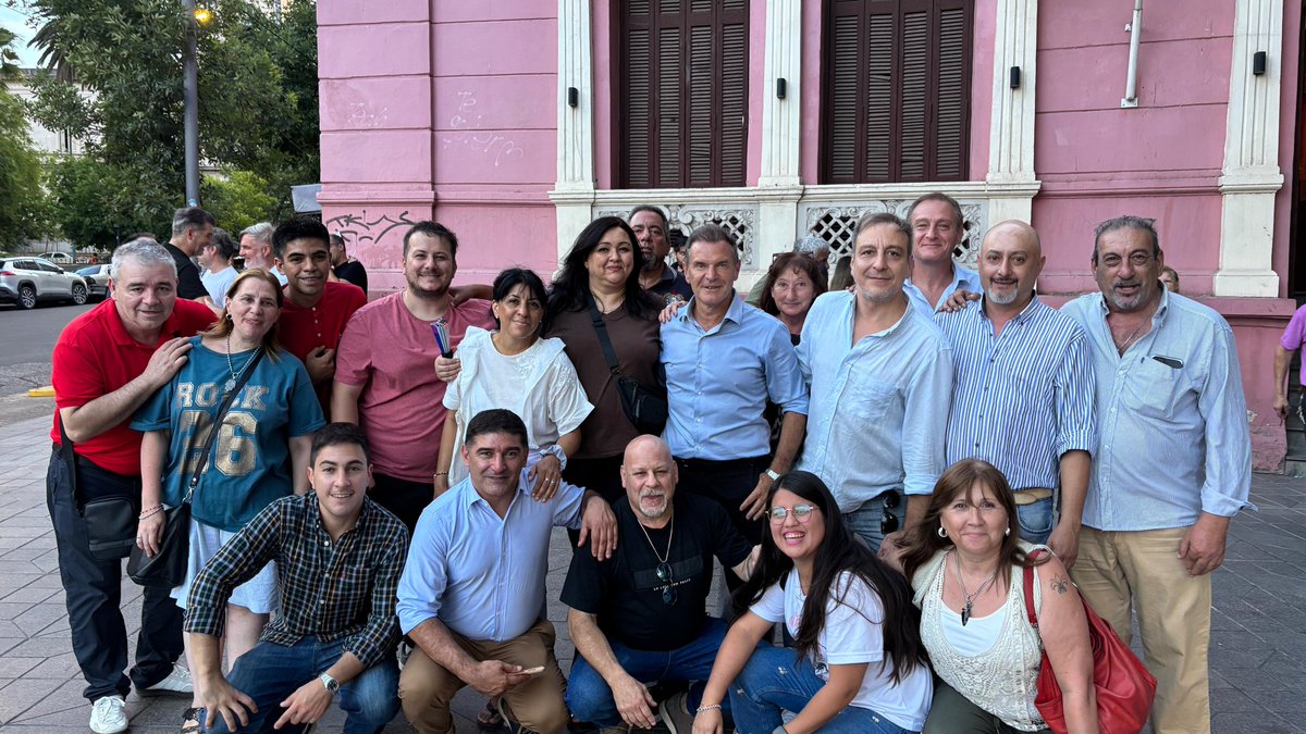 JBeeSellares's tweet photo. Desde el Comité Nacional planteamos una @UCRNacional que recorra el país, escuche a su militancia y construya desde los territorios.

El radicalismo tiene que estar cerca de la gente, con presencia y con propuestas concretas para los problemas reales. https://t.co/q5AYldvBvy