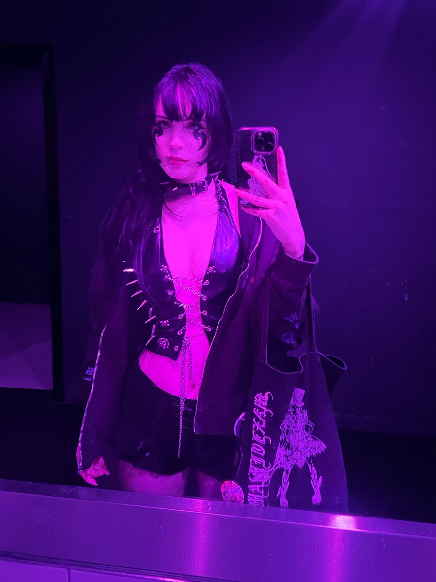 weepy alt tweet media