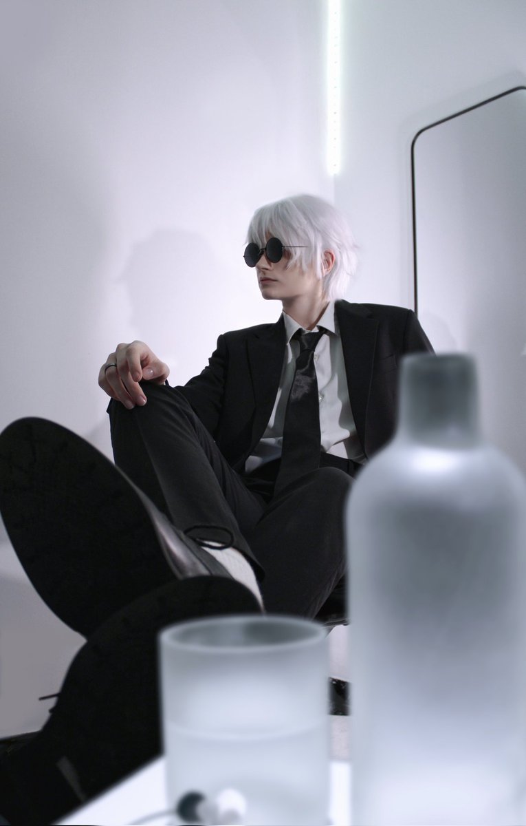 FeIixred03's tweet photo. Gojo inside the box 😌 #gojocosplay #GojoSatoru #JujutsuKaisen https://t.co/gf0ehV3kzp