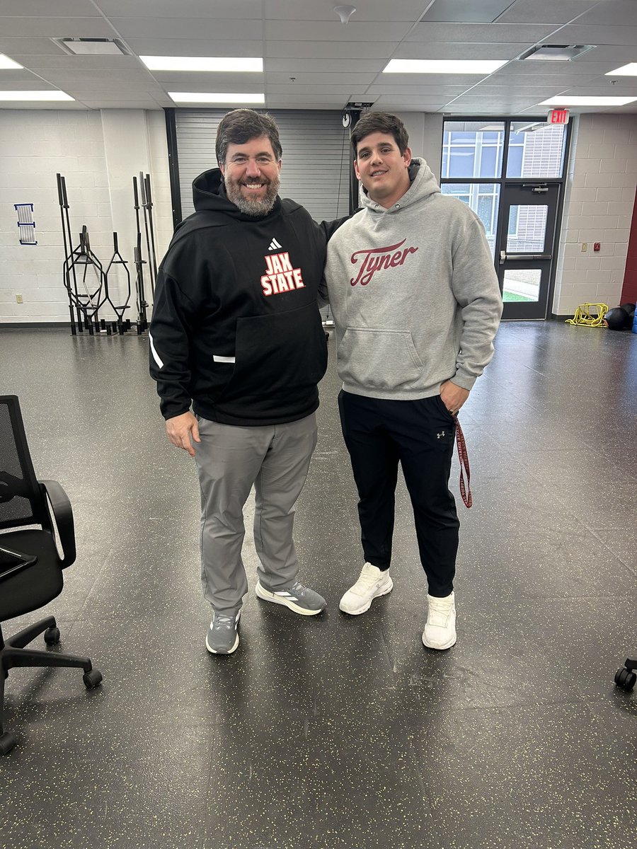 tyner_football's tweet image. Thanks @CoachARoss and @JaxStateFB for stopping by campus today to talk to @cmainor15 about some of our student-athletes!! 🐏🚂💨💨💨 #RAMILY #TynerROAD #EmbraceTheGrind
@CoachDame_Sutt @Coach_Bohannon_ @CoachStallcup @Coach_mcnealy35 @LesBoyum