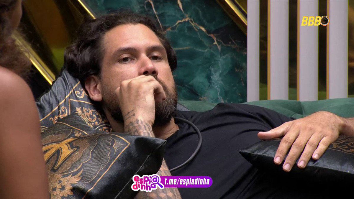 canalespiadinha's tweet image. 🔥 Brigido: “Tá faltando um molho… O molho era o Pedro. O Pedro saiu, parece que ficou sem o molho.”

Sol se retira rindo: “Aí, credo! Para! Eu hein…” #BBB26