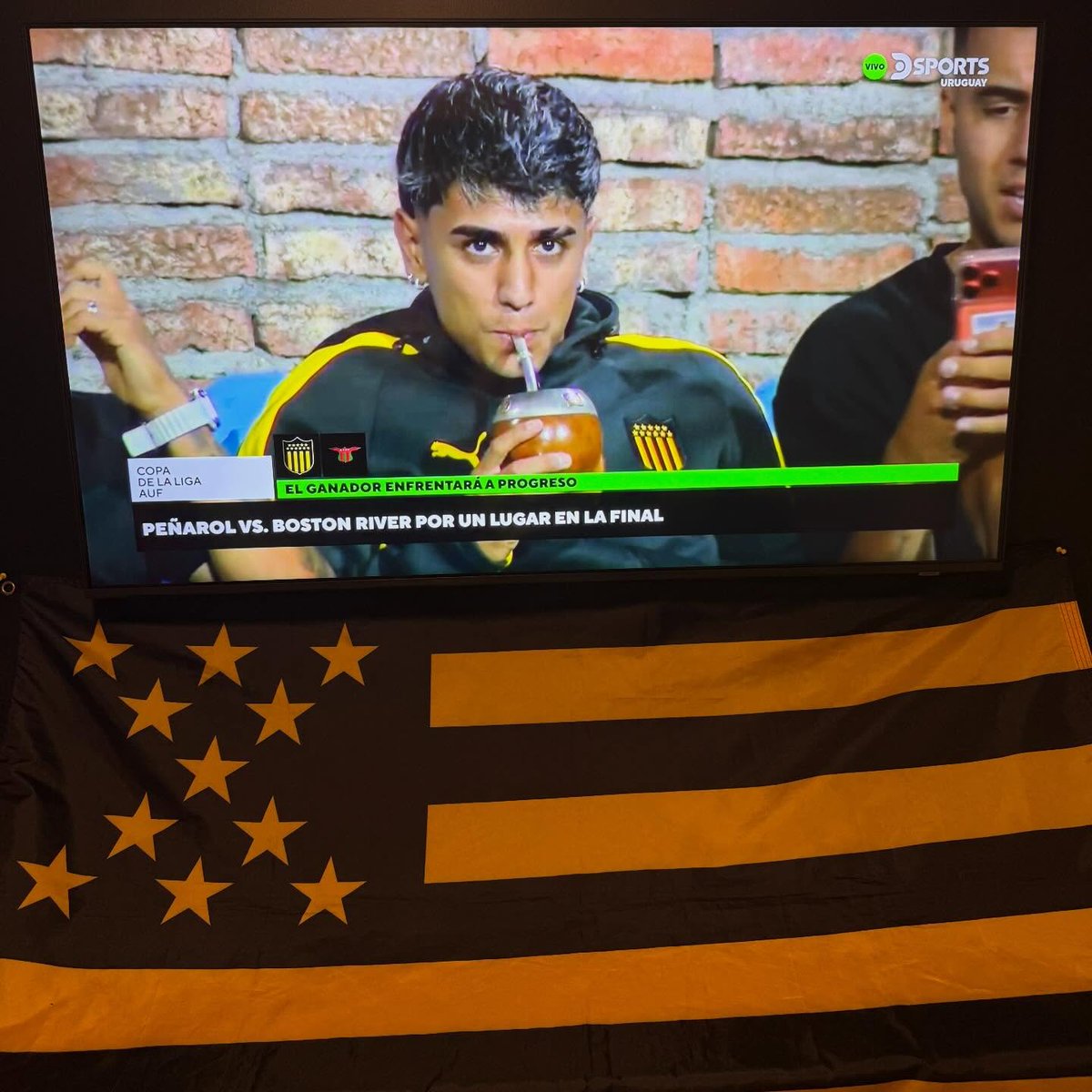 El Facu Torres presente en el Viera viendo a PEÑAROL 🥹