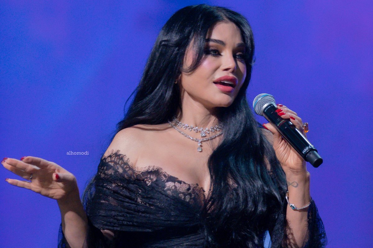 هيفا اثبتت للمرة المليييون انها نجمة الجماهير بإمتيااز .. 😍♥️🫶🏻
#هيفاء_وهبي #هيفاء_وهبي_في_الرياض 
<a href="/HaifaWehbe/">Haifa Wehbe</a>