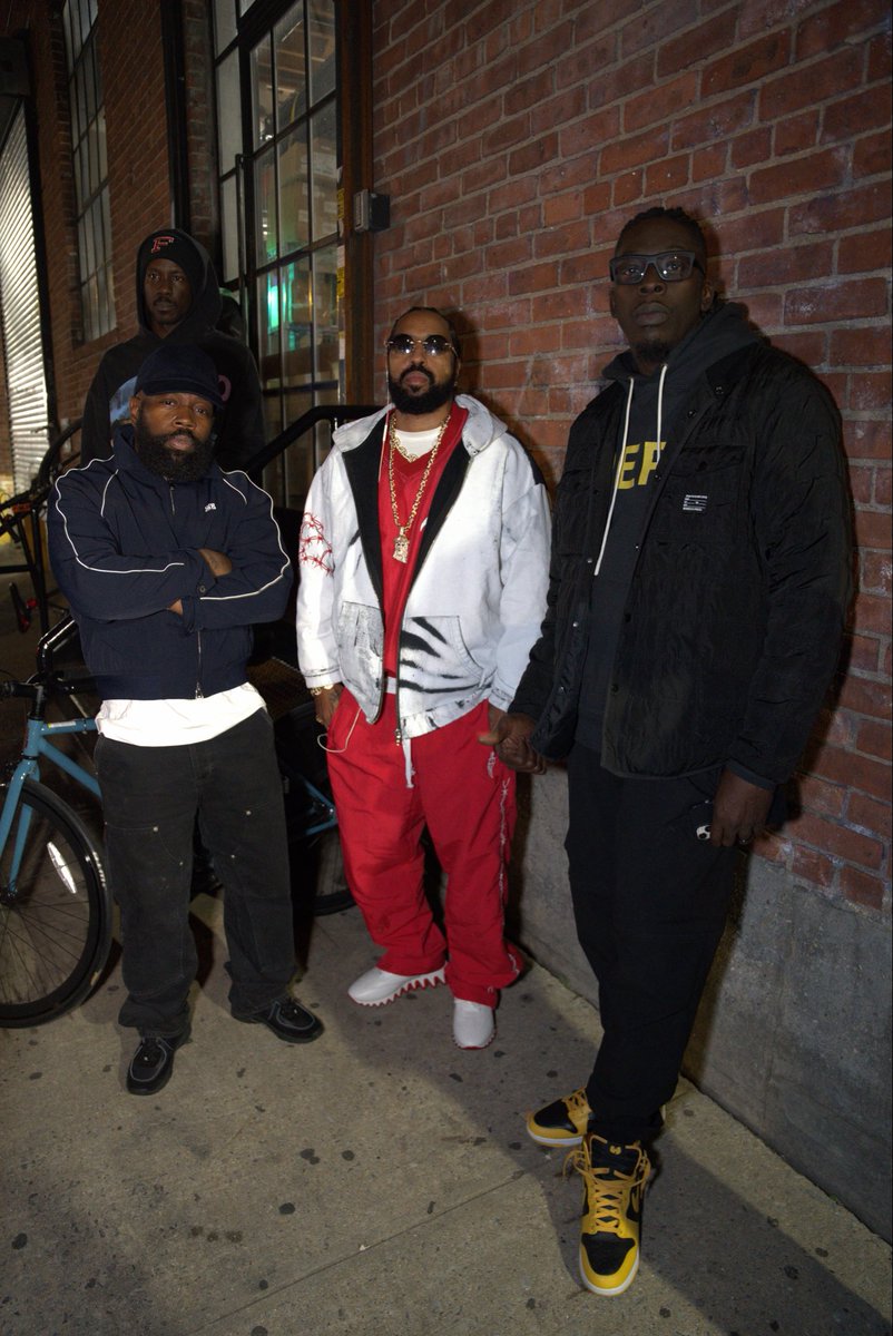 Big ‘Vine 🇬🇭 tweet media