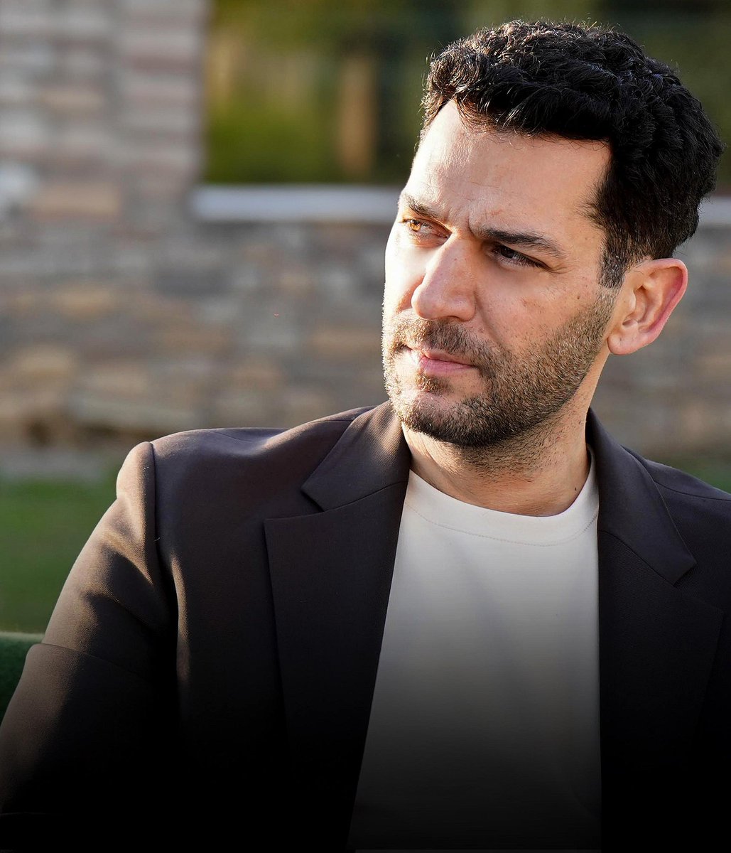 batinga_jocelia's tweet photo. Ele 
Simples assim 
Grande 
Grandioso em tudo que faz
Amor incondicional por esse ator extraordinário 
#MuratYıldırım  MuratYıldırım
#GüllerVeGünahlar GüllerVeGünahlar https://t.co/HwhjgCEKPJ