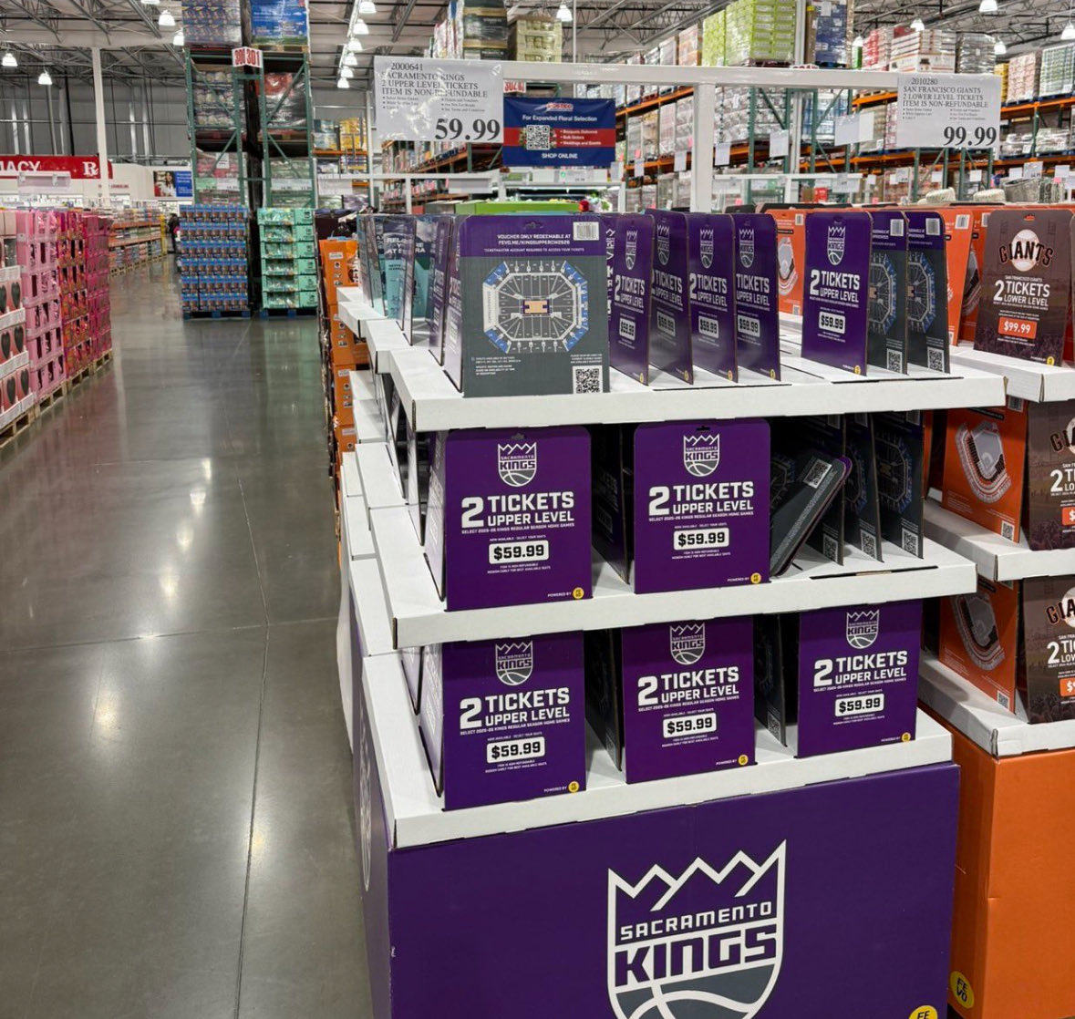 avgbballplayers's tweet image. BREAKING: The Sacramento Kings are selling tickets at Costco 🤣🤣

It doesn’t get more average than this.
