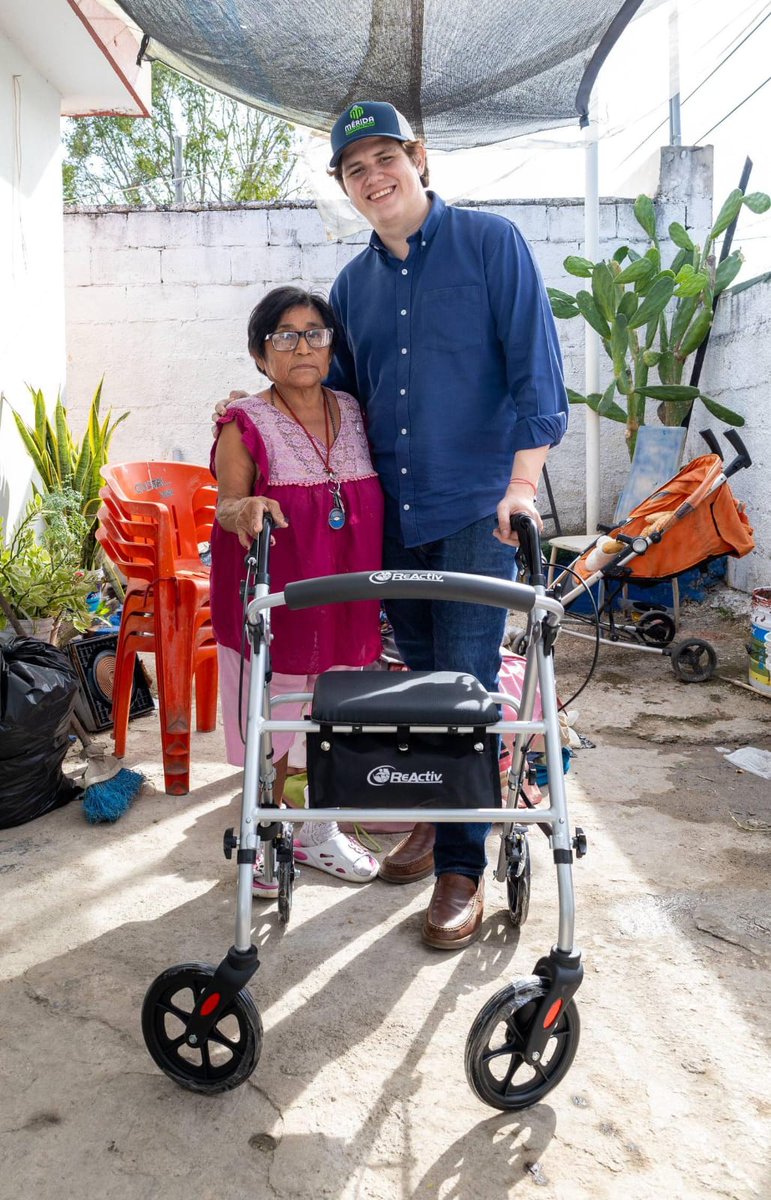 #apoyo | <a href="/DIF_Merida/">DIF Mérida</a> realiza primera entrega del año de aparatos ortopédicos a personas con discapacidad. wp.me/p6Zyu6-1FpO

-Son 85 apoyos como sillas de ruedas, muletas, andadores rollator, aparatos auditivos, bastones, entre otros. <a href="/CeciliaPatronL/">Cecilia Patrón Laviada</a> <a href="/AyuntaMerida/">Ayuntamiento Mérida</a>