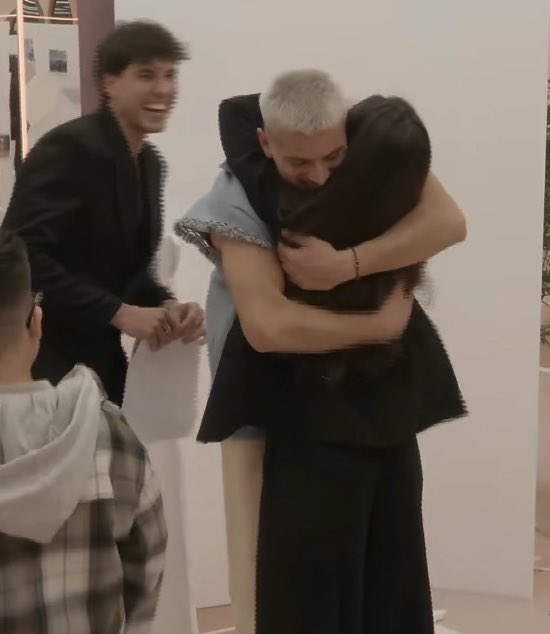 ggkarit's tweet image. family…🏡