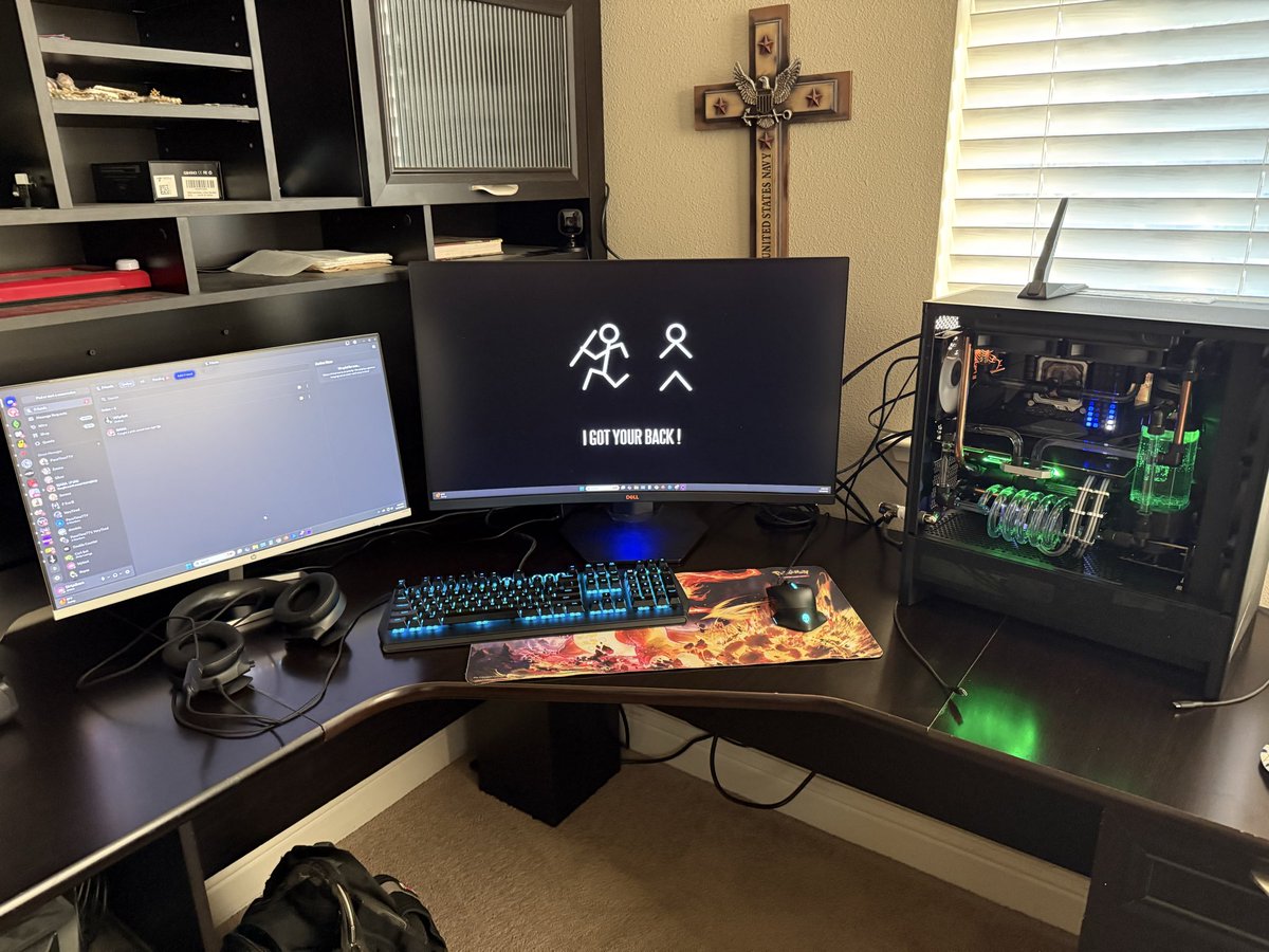 JoseOMT's tweet photo. @iamkylehansen Downsized my old rig to this new nzxt case. I’m old school 2080ti, i9-10900k godlike mother board, 64gb 3600mhz corsair dominator, 2x 980 pro 2tb m.2, 3x 2tb Samsung 860 evo ssd. Overkill ax1600i corsair power supply. Glass and copper tubing. https://t.co/ZulQOXIrpS
