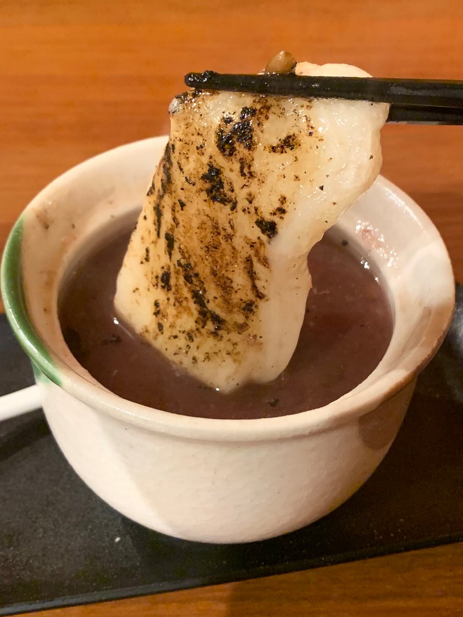 4_vtan's tweet image. お昼です🕛 #rasoi さんにて牡蠣とアサリの海カレーライス🍛とダル餅ぜんざい風🫘を
落花生🥜入りのスパイスライスに舌鼓🪘風味と食感が素晴らしかったです❗️貝の魅力たっぷりなカレーも美味しく頂きました😋
食後はダル餅ぜんざい🎶香ばしい焼き立てお餅とホクホクお豆を堪能しました🙏