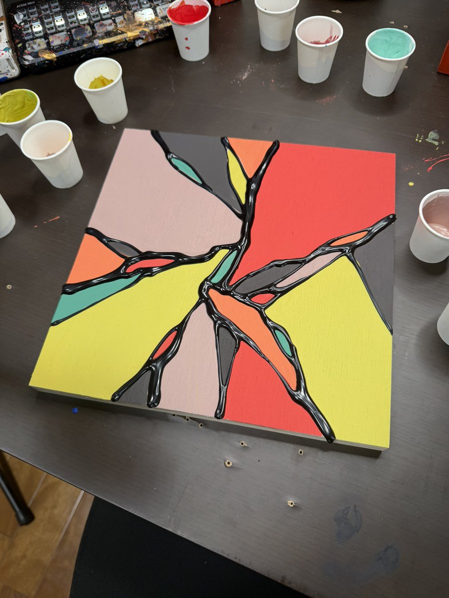 昨日描いた絵（机が新しくなりました）