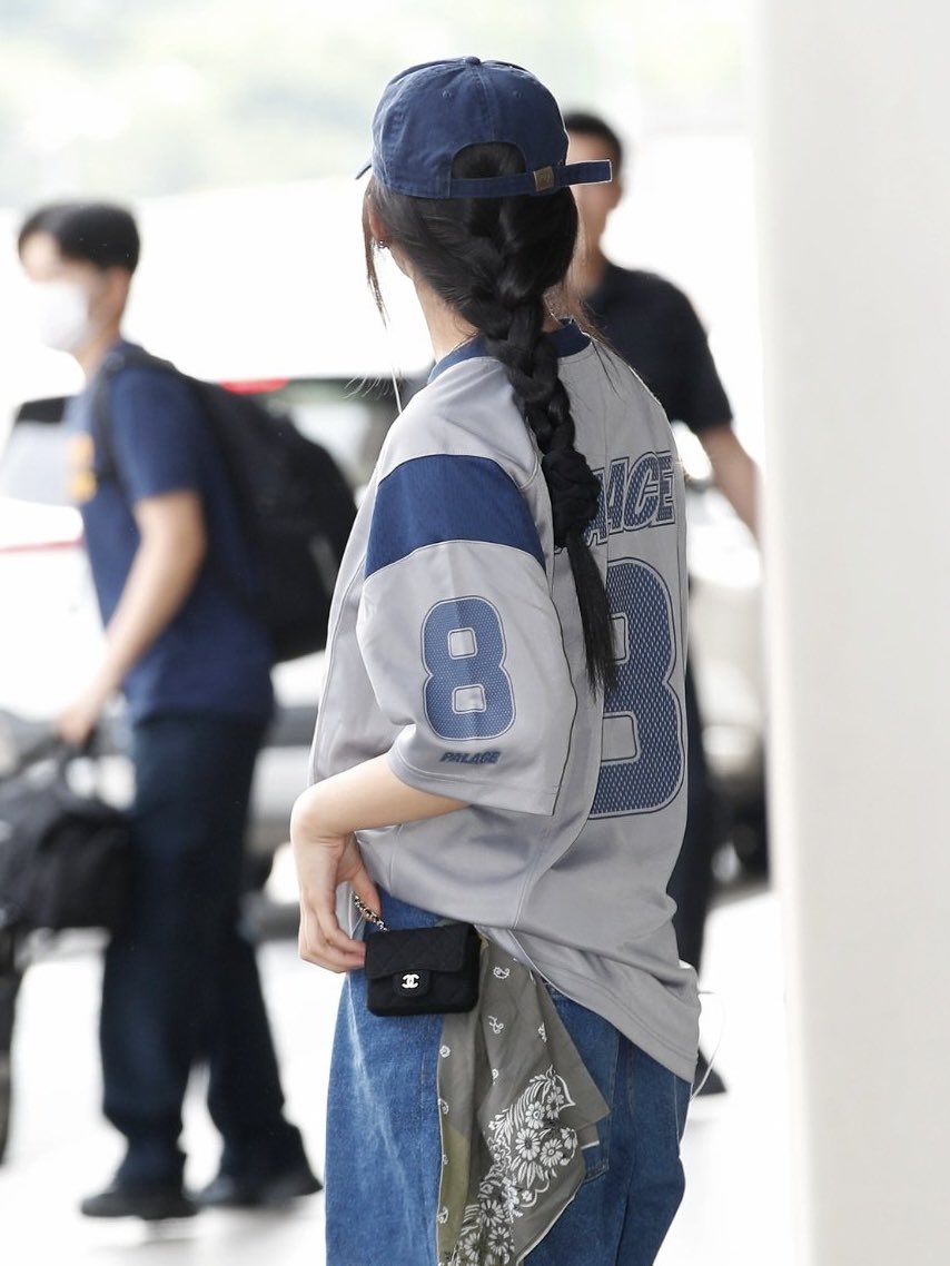 mongmong133's tweet image. 아 볼수록 반대로 나온것이 웃기다 ꉂꉂ(ᵔᗜᵔ*)