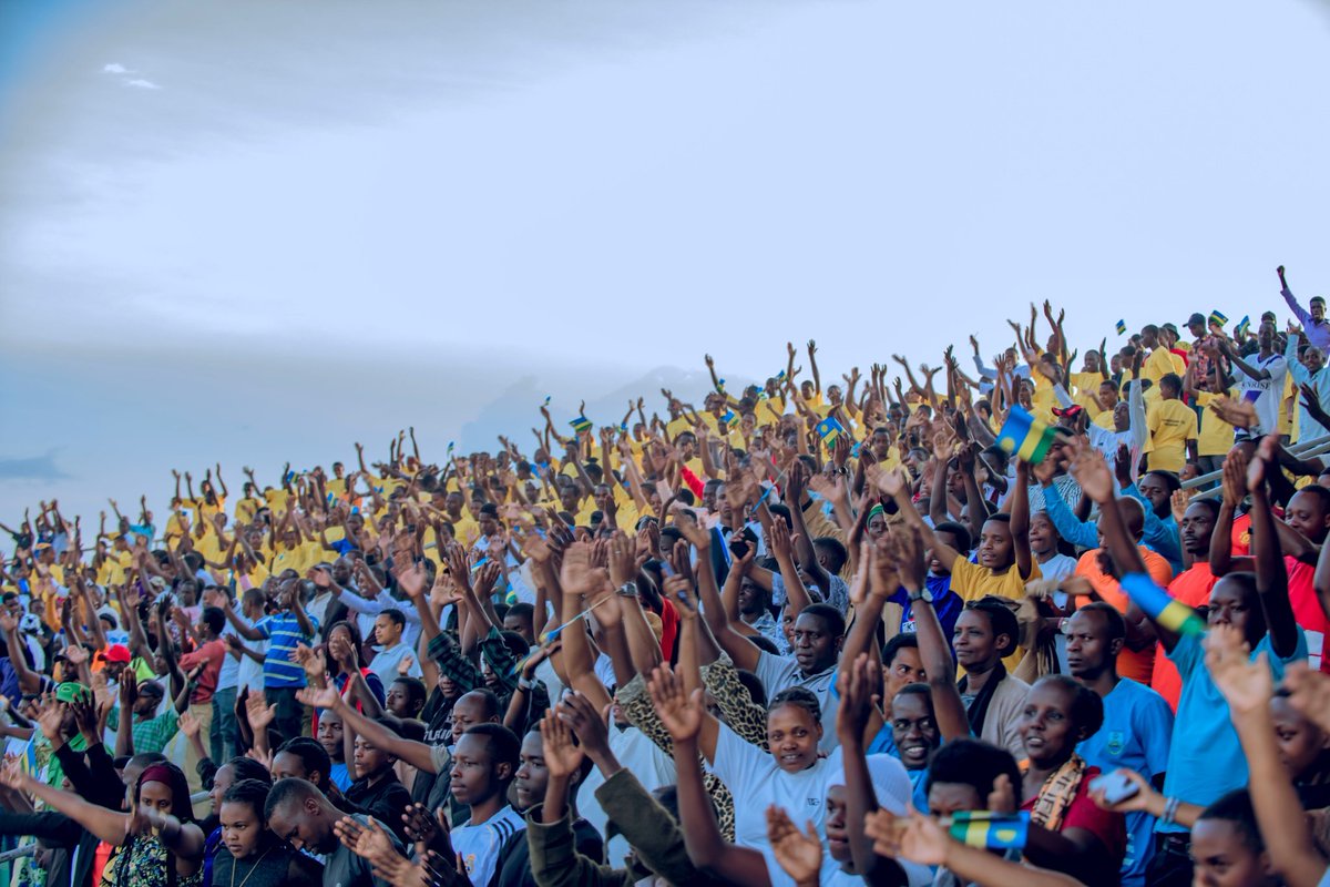 TumenyeNyagatar's tweet photo. Igitaramo cy'ubutwari cyabereye kuri Sitade ya @NyagatareDistr kuri uyu wa gatanu, 23/01/2026 cyaranzwe n'ibiganiro k'ubutwari ndetse n'indirimbo n'ibyino bisingiza ubutwari bw'abanyarwanda.
#UbutwariNubumweBwAbanyarwanda, #InkingiZ'#Iterambere. @rpfinkotanyi https://t.co/8U1cLYpIf9