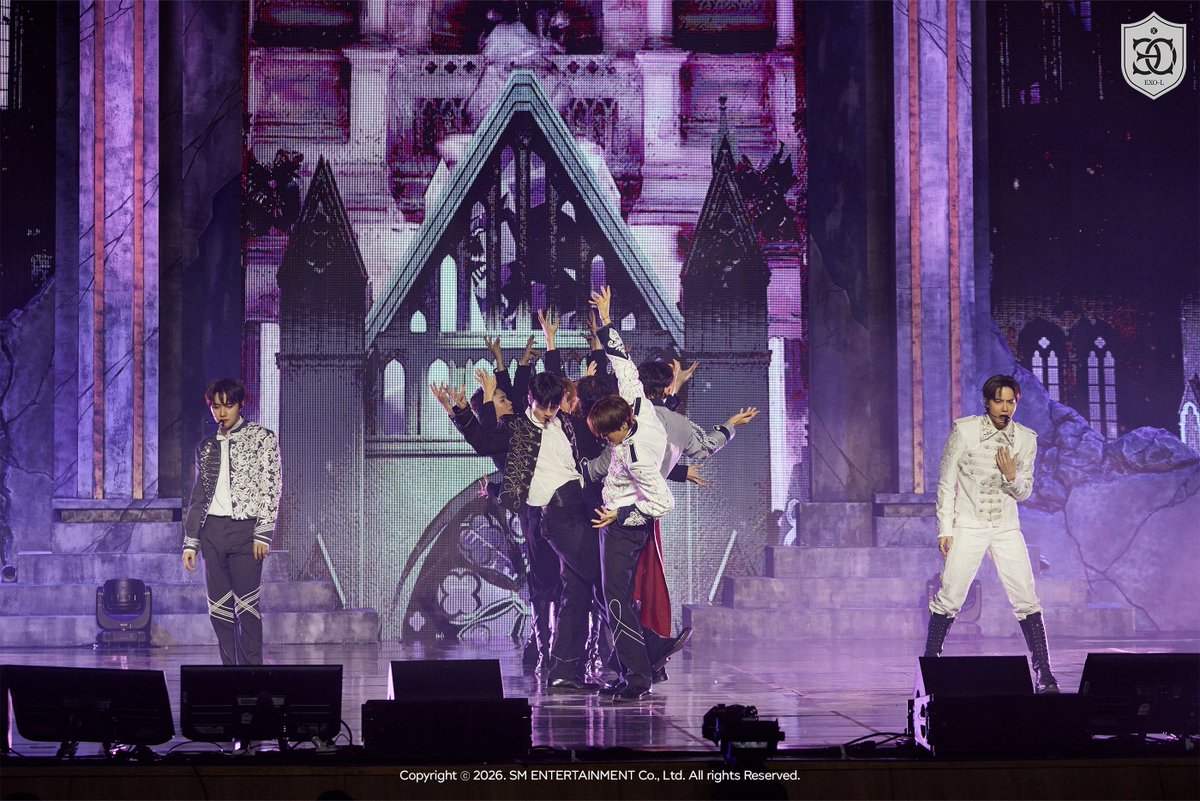 knockknock0408's tweet photo. CHANYEOL D.O. KAI SEHUN SUHO https://t.co/8l7VqILc8l