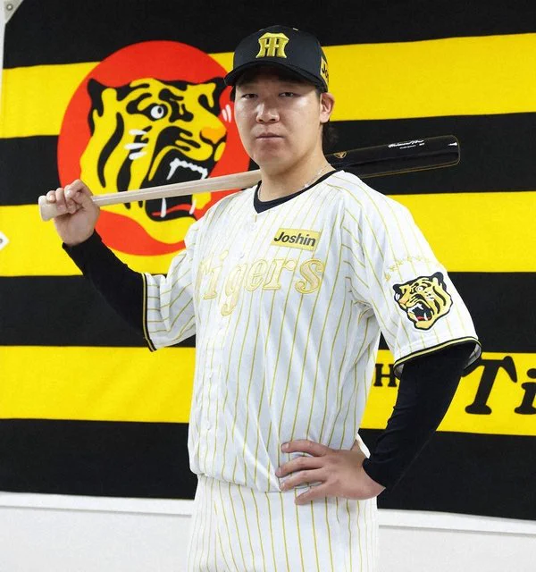 阪神タイガース、2026チャンピオンユニフォームを金色で発表