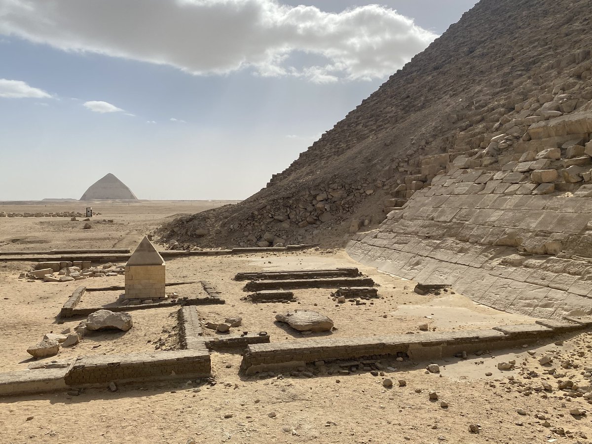 alekshallmann's tweet image. And… the Red Pyramid. Both are now open, and you can actually go inside! It is real climbing experience. When you visit Dahshur, definitely walk from one pyramid to the other. Unforgettable.

#Dahsur #pyramids #desertwalk #visitegypt #Egypt #egyptology