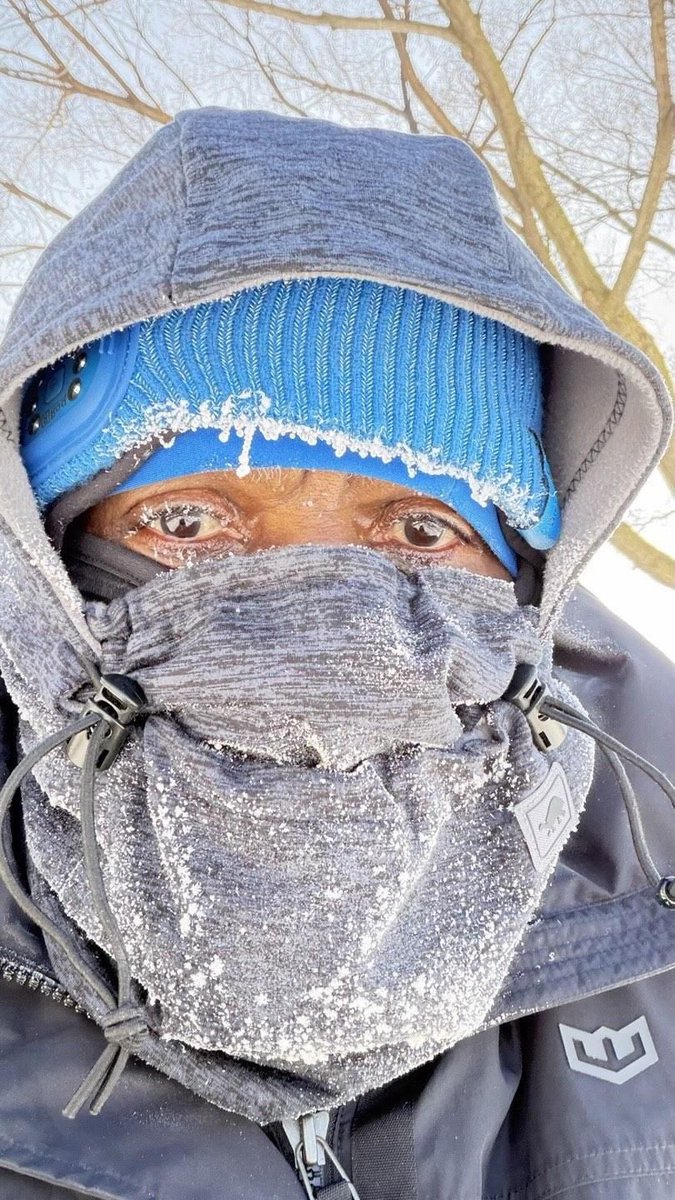 LePapillonBlu2's tweet image. This is Alan Page protesting in Minneapolis today. Alan was a Minnesota Viking, is in the NFL Hall of Fame and is a retired Justice of the Minnesota Supreme Court. RESPECT!
