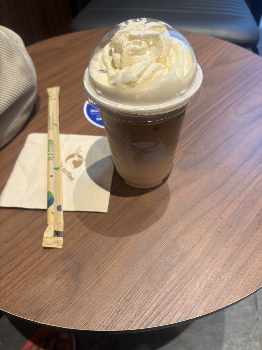 amarmaskury's tweet photo. layan luckin coffee dulu sambil mapping, time frame m30,h1 dgn h4 🤭🤭 https://t.co/DQeoTmUYQi
