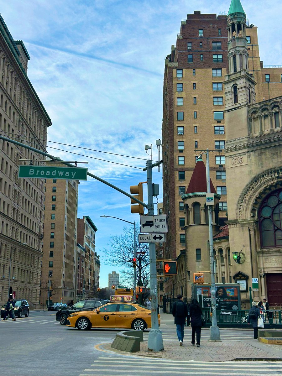 大雪予報で大混乱中⚠️
ブロードウェイツアー！

企画したものは全て成功したのですが
まさかの大吹雪に見舞われて、帰国日をズラさなくてはいけなくなりました🙇

閑散期の弱点❄️⛄️

やっぱり一筋縄ではいかないね。笑
難しいね。笑