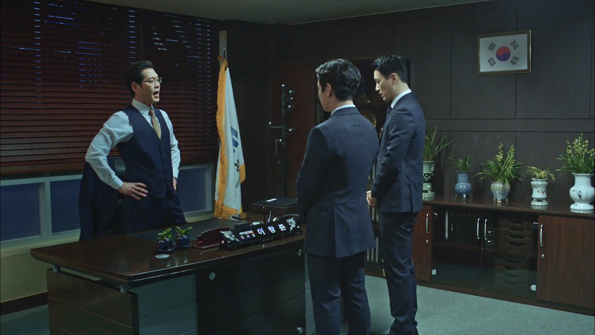 서른넷, 마흔 먹고 저렇게 혼나고 있다