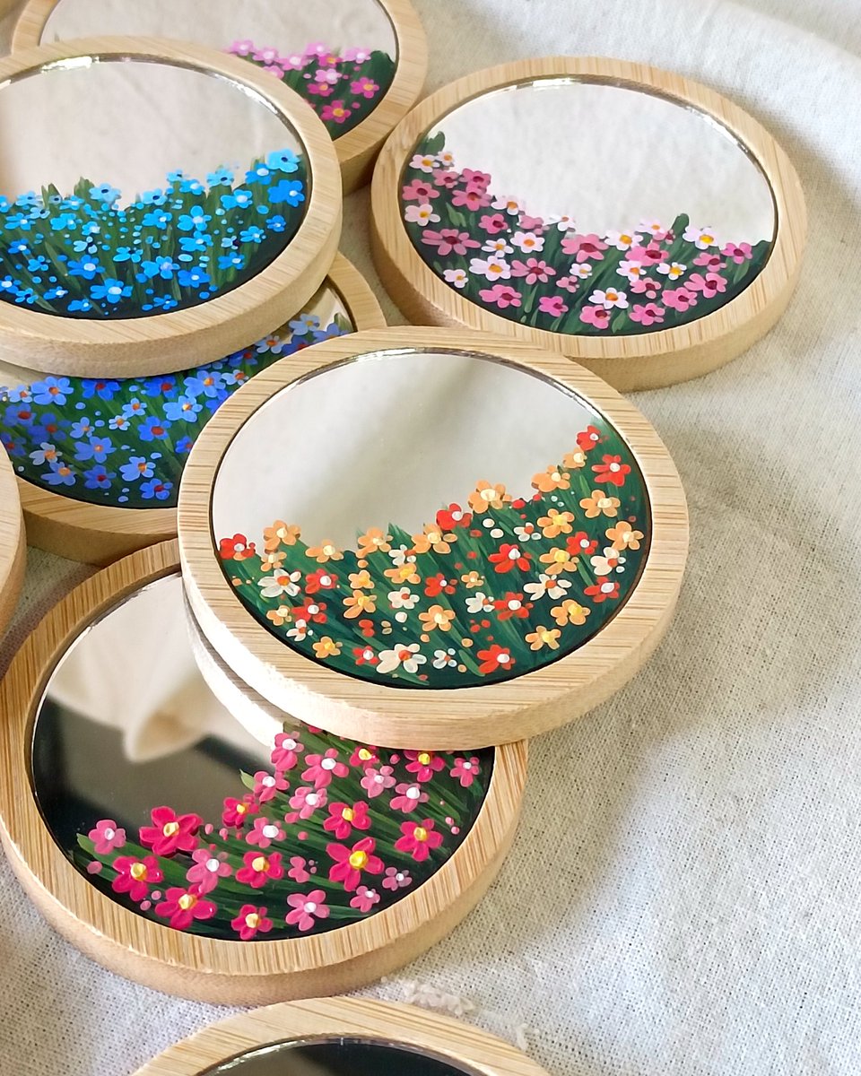 moodandtonekwl's tweet image. Small mirror 🪞🎨✨💕🖌️
ลูกค้ารีเควสกระจกพกพาทางเราก็ทำให้ได้น้า สดใสฝุดๆคับ