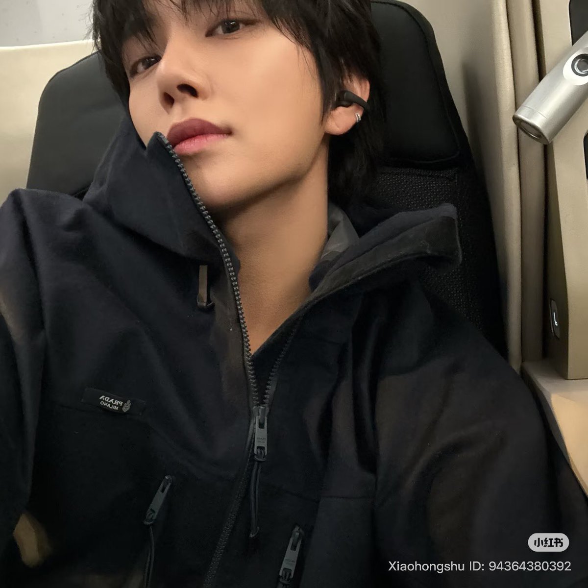 sourkyeom's tweet image. is he in heat or something