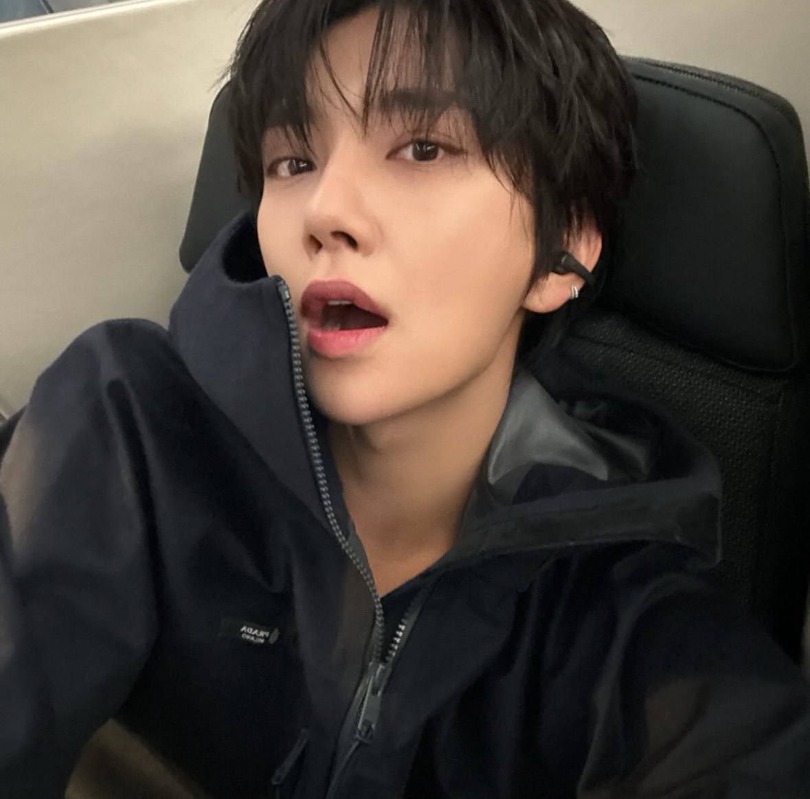 sourkyeom's tweet image. is he in heat or something