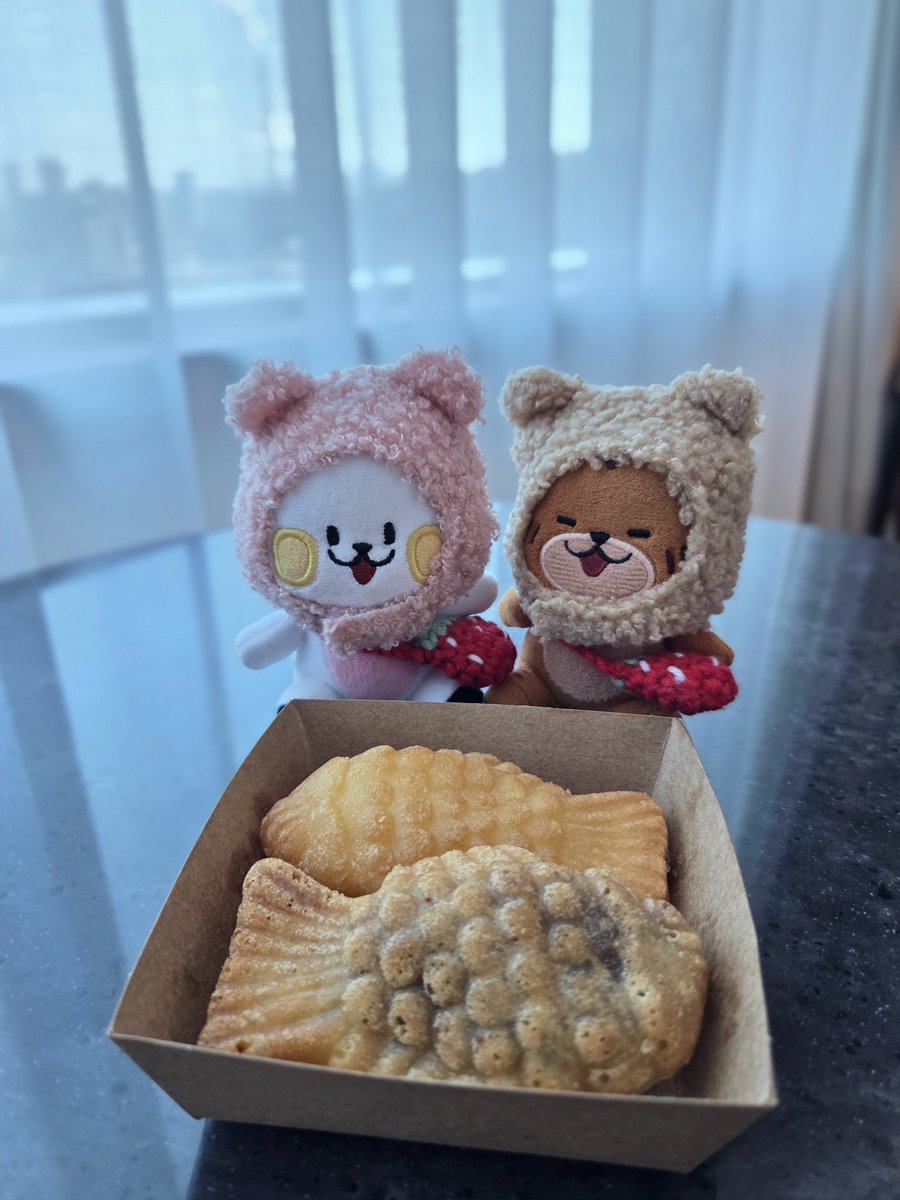 本日のスペシャルサプライズ
ONEUSの“原ピック”おやつ 붕어빵！
小豆とカスタードクリームの
あまくてあったかいプレゼント🎁
ありがとう♡⸜(ˆᗜˆ˵ )⸝♡